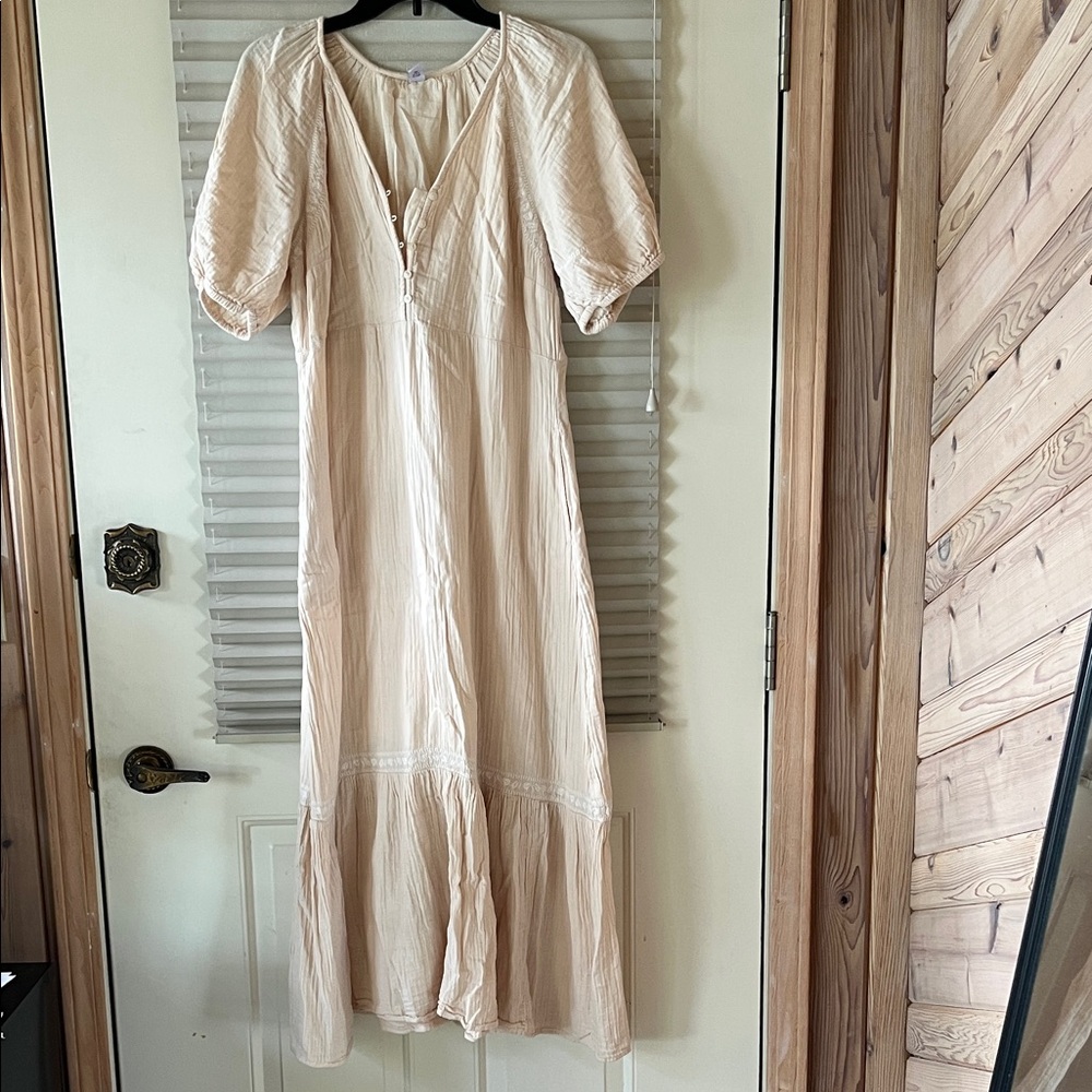 Old Navy Cream Maxi Dress